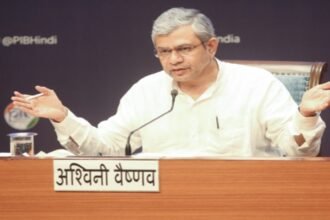 indian-designed-smartphones-ashwini-vaishnaw-2028